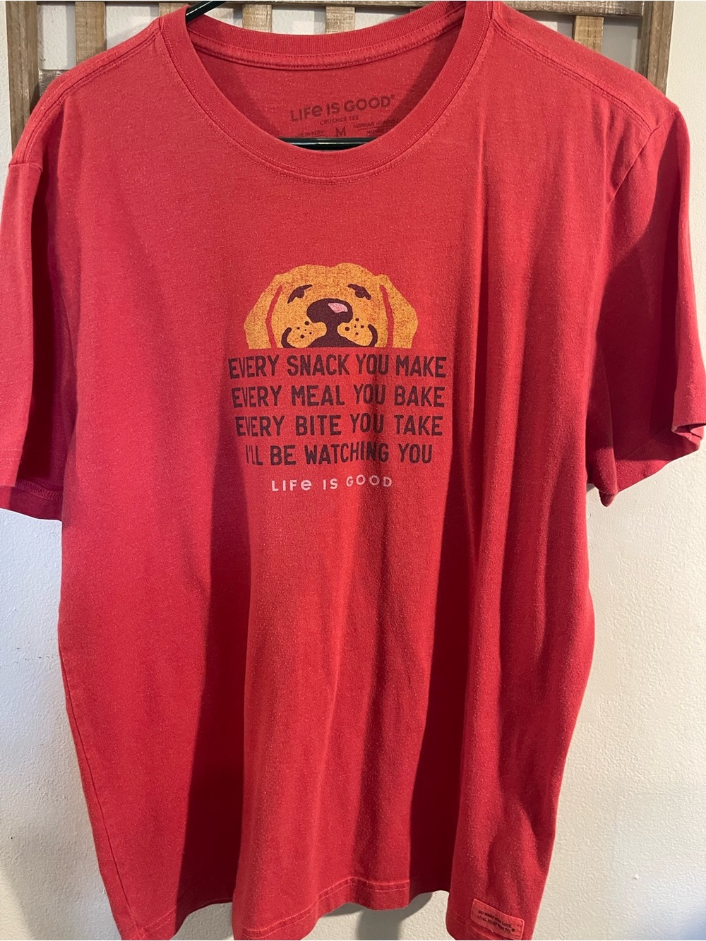 Life Is Good Red Graphic Dog T‑Shirt with Yellow Dog Art size medium